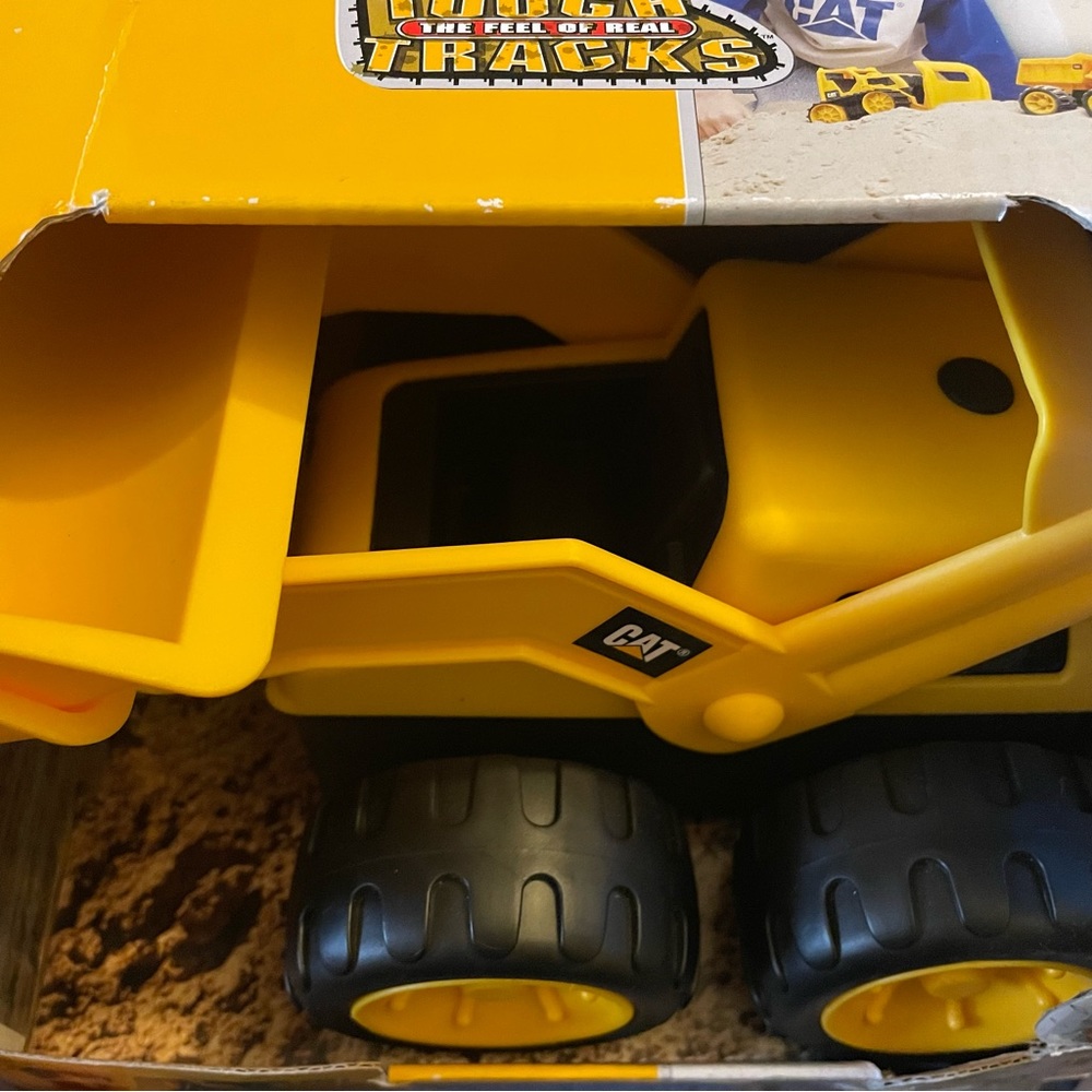 New CAT Tough Tracks by Caterpillar Toy Truck Gift for Kids 2+ - Picture 6 of 6